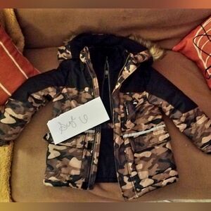 $25 Camo Ixtreme Outfitters Parka in Size 6